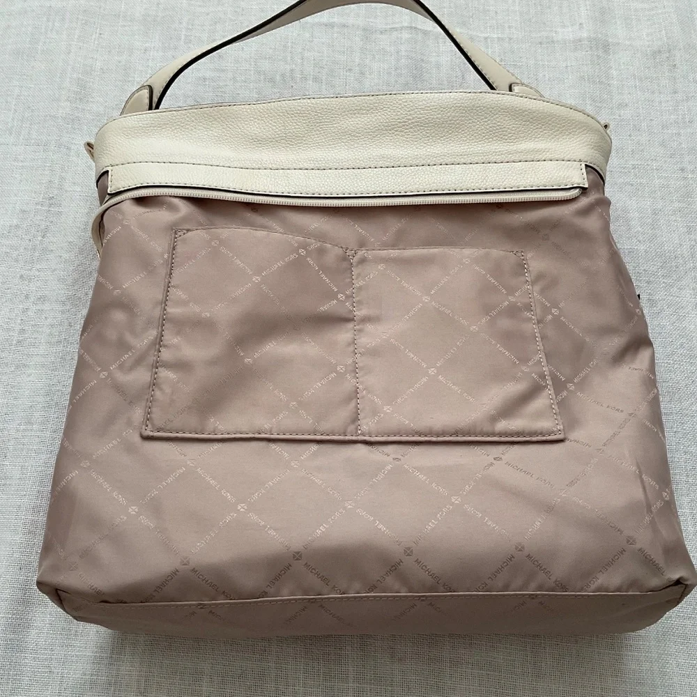 NWT Michael Kors Evie Light Cream Leather Hobo Shoulder Bag NEW